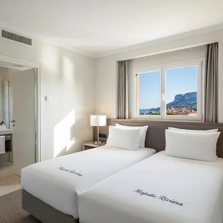 Majestic Rivera Hotel