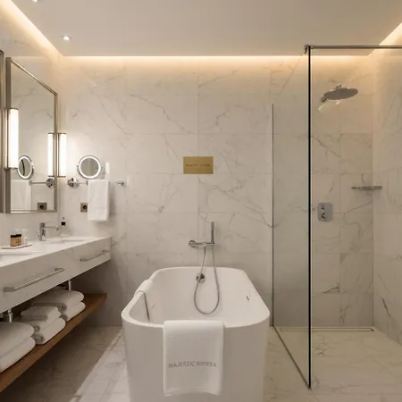 Отель Majestic Aria &